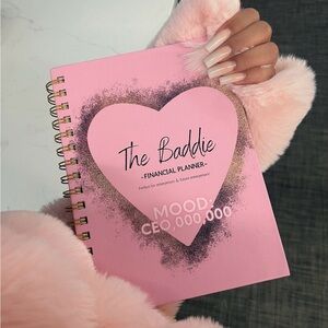 The Baddie Financial Planner | Pink & Gold 12-Month Budget Planner (113 Pages)
